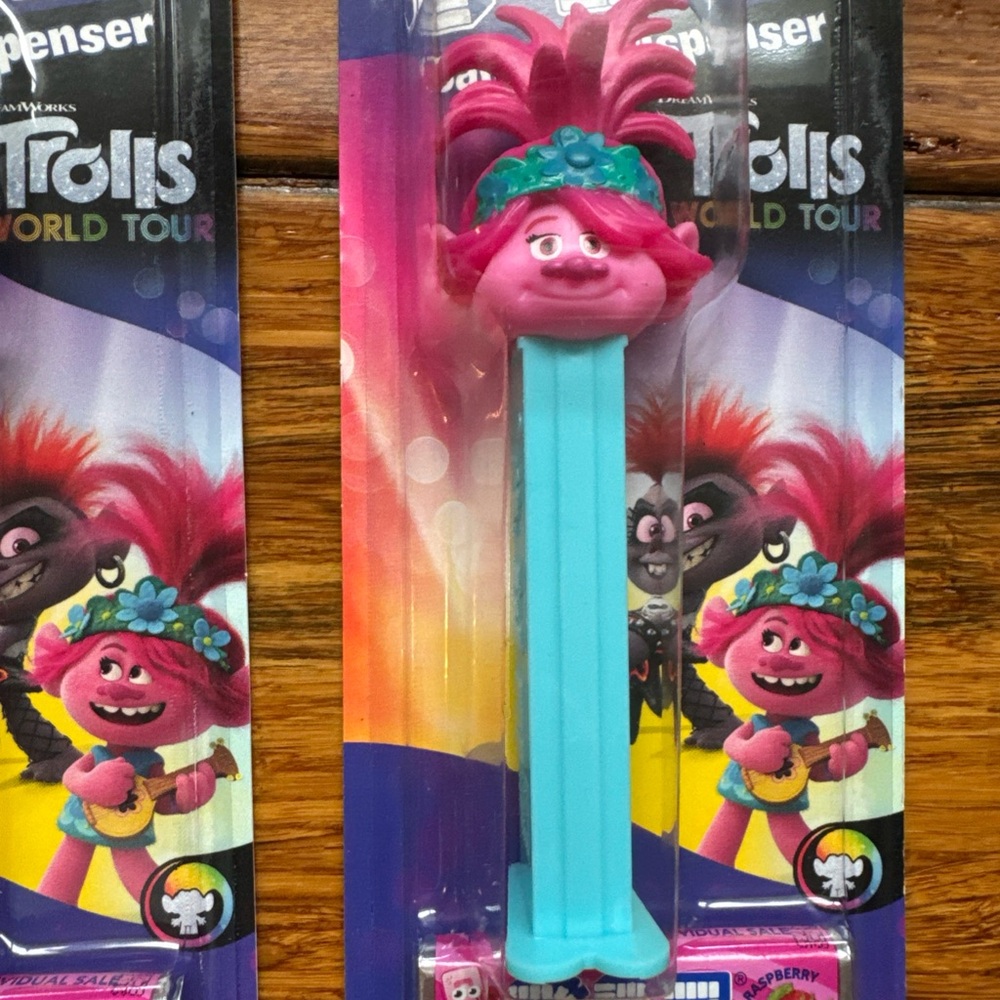 2023 Lot of 3 Trolls Pez ~ Poppy, Branch & Guy Diamond ~ New On Cards - Picture 6 of 10